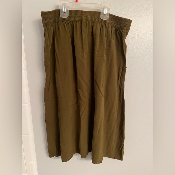 FOREVER 21 Women’s Olive Green Midi Skirt - Picture 5 of 5